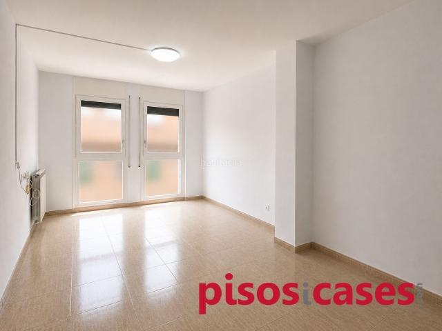 Piso en venta en Vic, Estadi Santa Anna. Pis ideal inversió. Pisos.