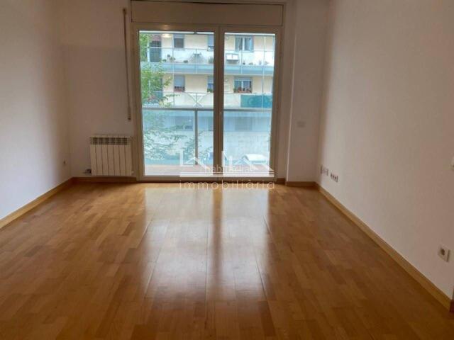 Piso en venta en Vic, Estadi Santa Anna. Piso en venta en Portal de Queralt. Pisos.