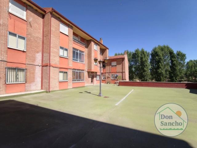 Piso en venta en Viana de Cega. NO COBRAMOS HONORARIOS DE INTERMEDIACIÓN AL COMPRADOR!Inmobiliaria Don Sancho vende este magnífico piso junto al centro de Viana d. Pisos Viana de.