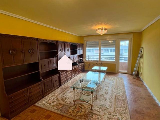 Piso en venta en Vigo, Coia. AMPLIO PISO EN COIA. Pisos.