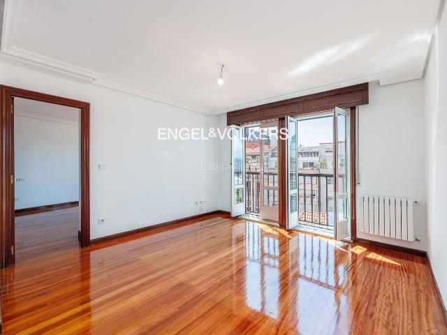 Piso en venta en Vigo, Centro Areal. Piso en el centro con vistas a la ría. Pisos.