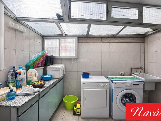 Piso en venta en Vigo, As Travesas Balaidos. PISO FAMILIAR DE 4 DORMITORIOS CON GARAJE AMPLIO A UN PASO DE PLAZA AMÉRICA VIGO. Pisos.