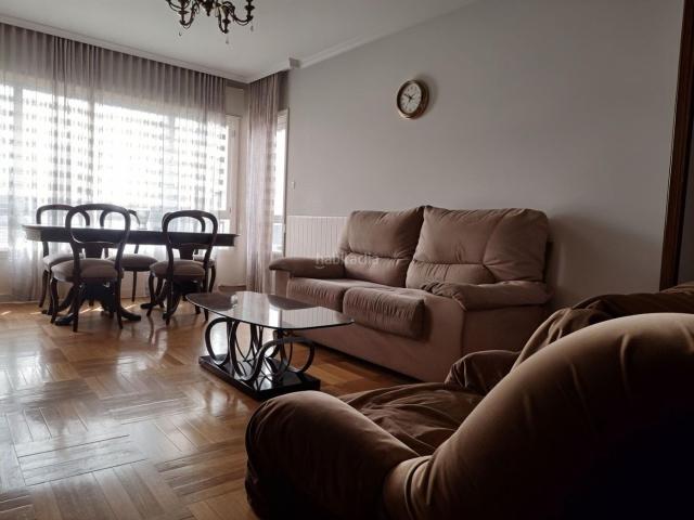 Piso en venta en Vigo, Berbés Peritos. Amplio y luminoso piso exterior a 5 minutos de las Facultades y del centro. Pisos.