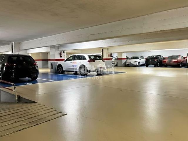Piso en venta en Vigo, Berbés Peritos. Pisos.