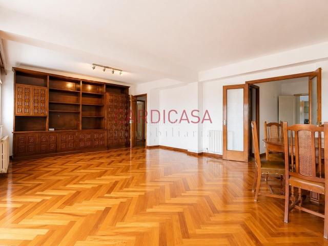 Piso en venta en Vigo, O Castro. Pisos.