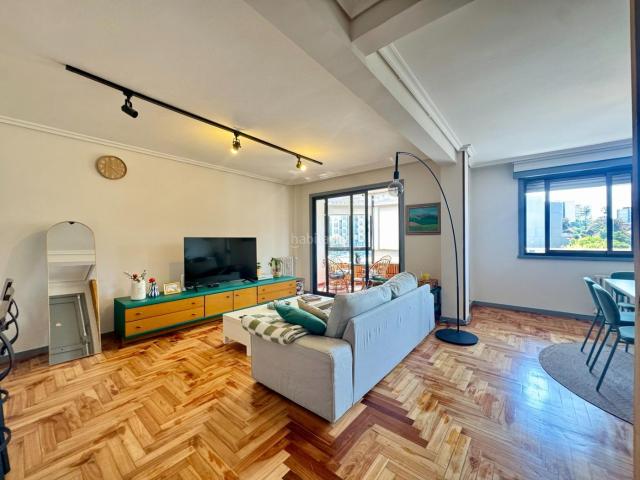 Piso en venta en Vigo, Plaza de la industria. PISO DE 3 HABITACIONES CON GARAJE Y TRASTERO, VIGO. Ref. P463. Pisos.