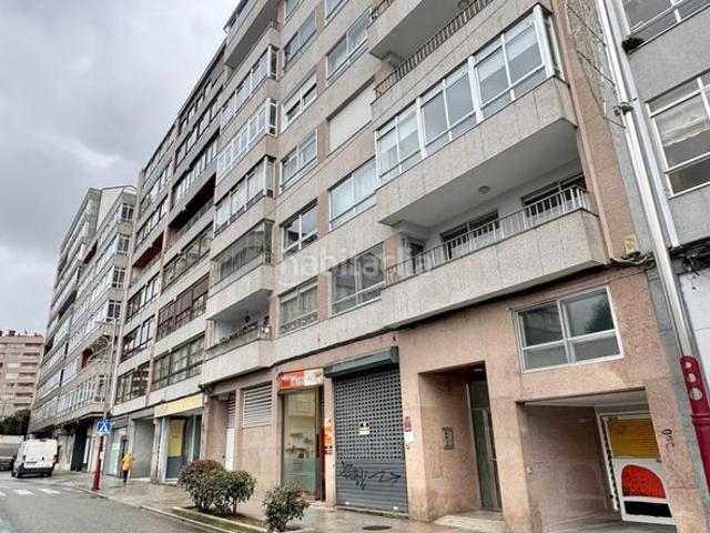 Piso en venta en Vigo, Plaza España Corte Inglés. Amplio piso con múltiples posibilidades. Pisos.