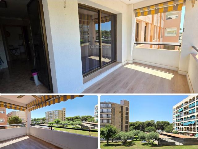 Piso en venta en Vila seca, La Pineda Costa Dorada. Gran piso familiar en La Pineda con terraza privada, 3 dormitorios dobles, 1 despacho y finca con 3 ascensores. Pisos.