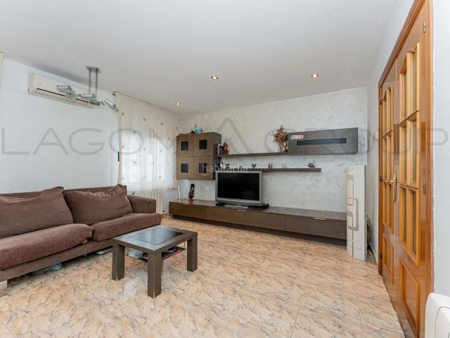 Piso en venta en Viladecans, Centre. Piso en el centro de Viladecans. Pisos.