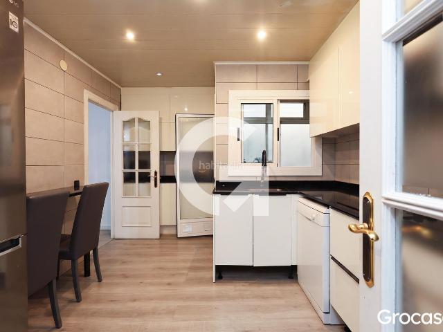 Piso en venta en Viladecans, Centre. PISAZO DE 4 HABITACIONES LUMINOSO!. Pisos.