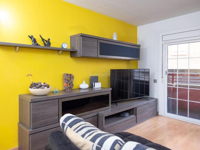 Piso en venta en Viladecans, La Roureda. VIVIENDA EN EL CENTRO. Pisos.