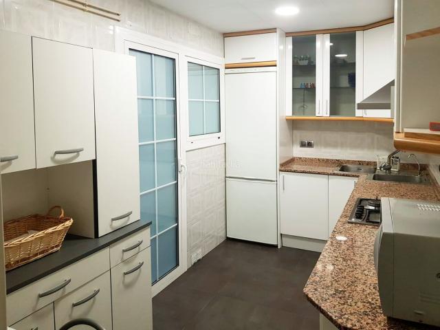 Piso en venta en Viladecans, La Roureda. PISAZO EN ZONA ALTA DE VILADECANS. Pisos.