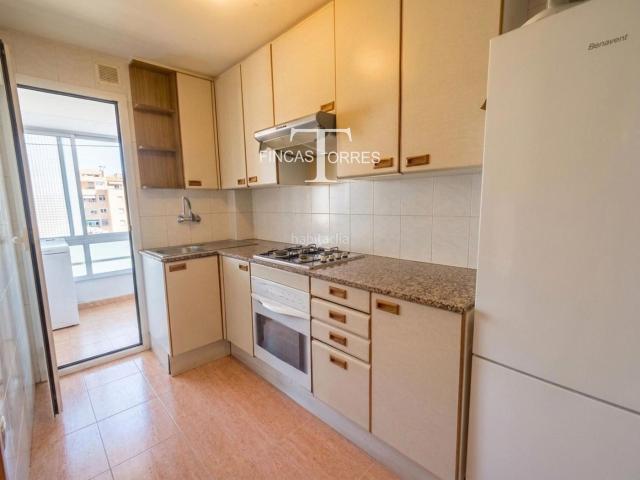 Piso en venta en Viladecans, Torrent Ballester. FANTASTICO PISO CON ASCENSOR Y BALCON CERRADO EN VILADECANS. Pisos.