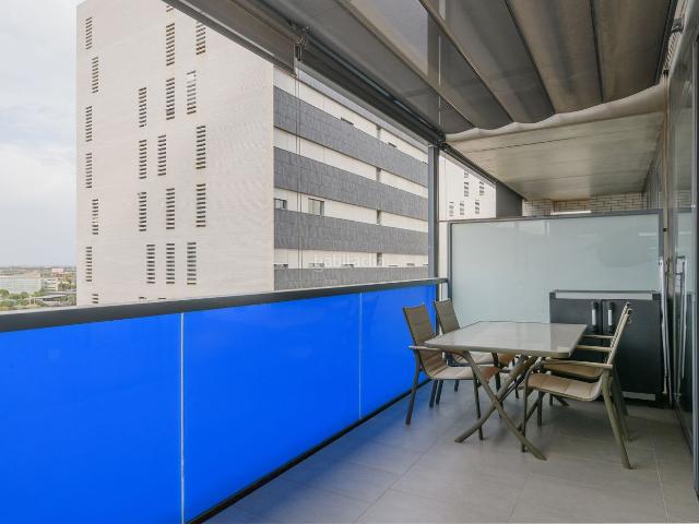 Piso en venta en Viladecans, Vilamarina. Donde la exclusividad se encuentra con las mejores vistas de Viladecans. Pisos.