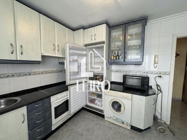 Piso en venta en Vilanova de Arousa. Piso de 3 Dormitorios con Garaje y Vistas al Mar!. Pisos Vilanova de.