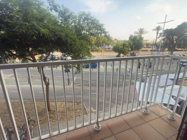 Piso en venta en Vilanova i la Geltrú, Barri de Mar Costa Dorada. piso en primera linea a reformar. Pisos Vilanova i la.
