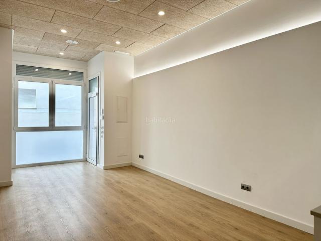 Piso en venta en Vilanova i la Geltrú, Barri de Mar Costa Dorada. Precioso apartamento al lado del Mar. Pisos Vilanova i la.