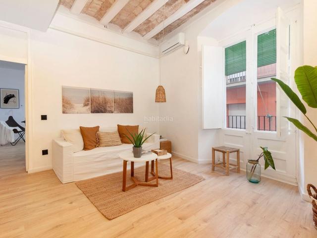 Piso en venta en Vilanova i la Geltrú, Centrevila Costa Dorada. Bóveda catalana, vigas vistas y terraza La Geltrù. Pisos Vilanova i la.
