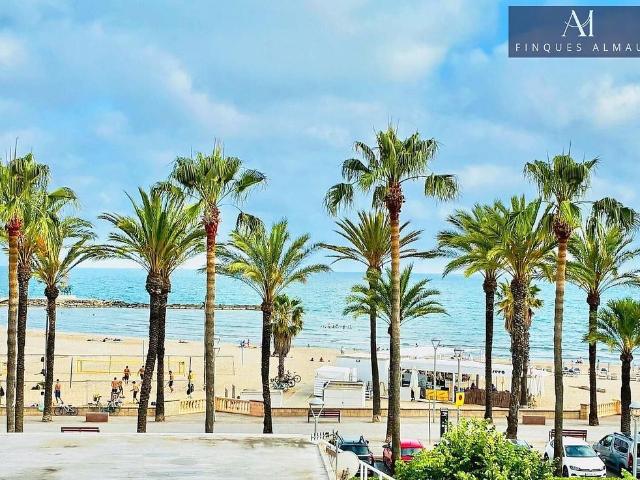 Piso en venta en Vilanova i La Geltrú, de 75 m² 3 habitaciones por 295.000