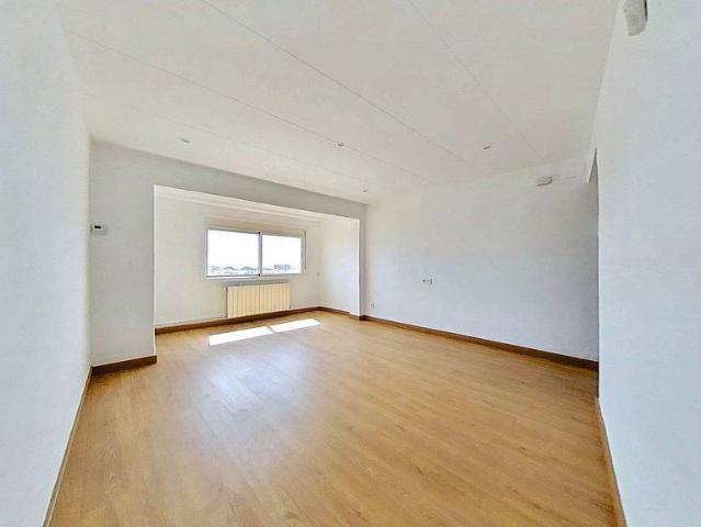 Piso en venta en Vilanova i La Geltrú, de 79 m² 3 habitaciones por 209.000