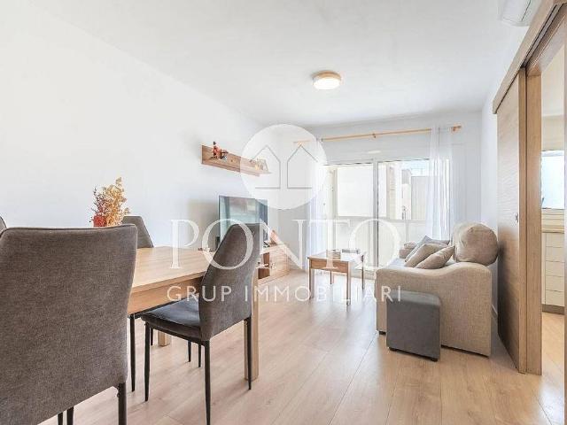 Piso en venta en calle De Cristòfol Raventós, Vilanova i La Geltrú, de 86 m² 4 habitaciones por 289.000