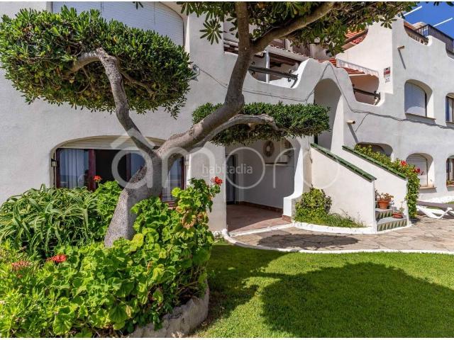 Piso en venta en Vilanova i la Geltrú, L´Aragai Costa Dorada. Vistas infinitas al Mediterráneo Propiedad única en Vilanova. Pisos Vilanova i la.