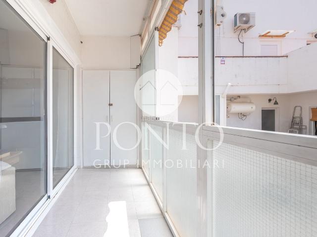 Piso en venta en Vilanova i la Geltrú, La Geltrú Sant Jordi Costa Dorada. Tu primer piso en Vilanova: reformado, luminoso y con espacio para vivir y teletrabajar. Pisos Vilanova i la.