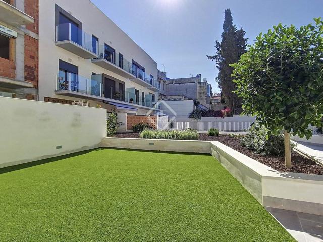 Piso en venta en Vilanova i la Geltrú, La Geltrú Sant Jordi Costa Dorada. Bonito piso de obra nueva en planta baja con terraza de 20 m y piscina comunitaria en el centro de Vilanova. Pisos Vilanova i.