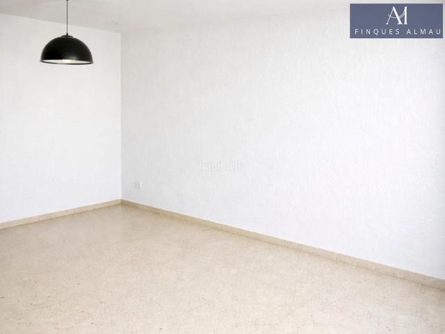 Piso en venta en Vilanova i la Geltrú, Ribes Roges Costa Dorada. Piso en Ribes Roges primera línea de mar. Pisos Vilanova i la.