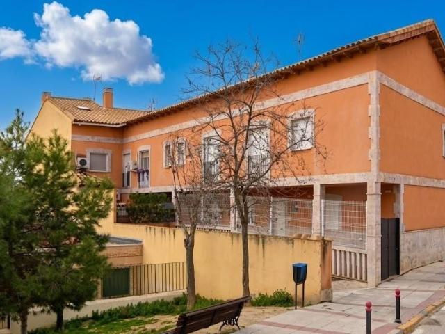 Piso en venta en Villaluenga de la Sagra. Se vende piso con garaje en Villaluenga de la Sagra. Cesión de remate no visitable. Pisos Villaluenga de la.