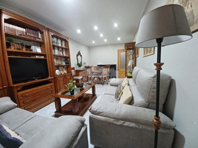 Piso en venta en Villanueva de la Serena. ?PISO CON GARAJE Y ASCENSOR EN UNA ZONA MUY DEMANDADA?. Pisos Villanueva de la.