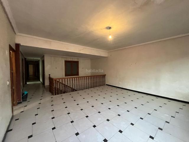 Piso en venta en Villarrubia de los Ojos. PISO DE 194 METROS HACIENDO ESQUINA EN AVDA CRISTO REY VILLARRUBIA DE LOS OJOS. Pisos Villarrubia de los.