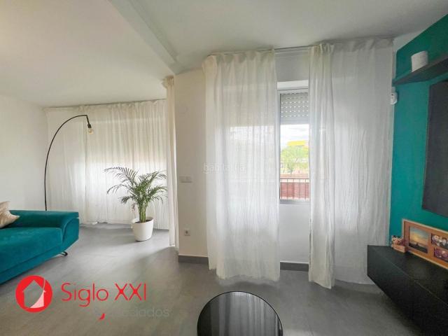 Piso en venta en Villarreal Vila real, Avenida Alemania Italia. Este bonito piso destaca por su luminosidad, su amplitud y una distribución que invita a disfrutar cada rincón. Al entrar, te reci.