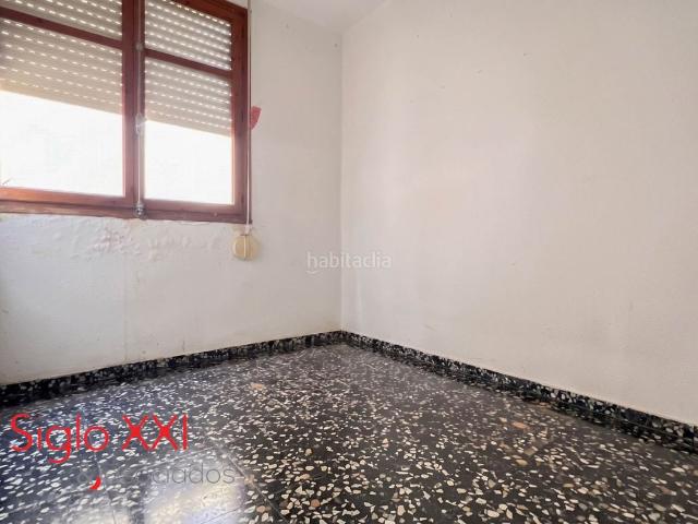 Piso en venta en Villarreal Vila real, Centro. Te presentamos este piso en segunda planta sin ascensor, con una distribución práctica.Dispone de tres habitaciones, baño comple. Pisos Villarreal.