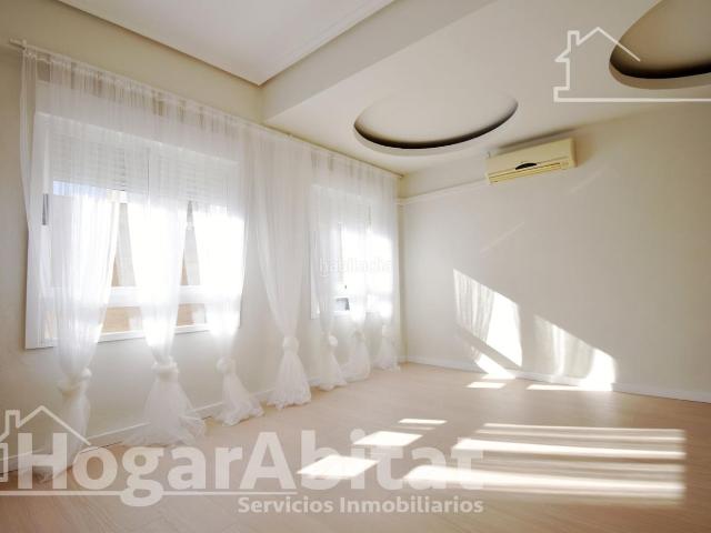 Piso en venta en Villarreal Vila real, Piscinas. REFORMADO A ESTRENAR CON TRASTERO CERCA DEL MERCADO CENTRAL. Pisos Villarreal Vila.