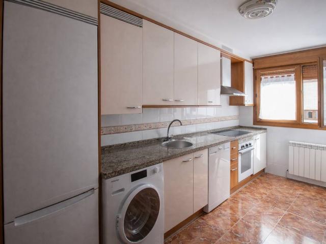 Piso en Venta en Villaviciosa Amandi