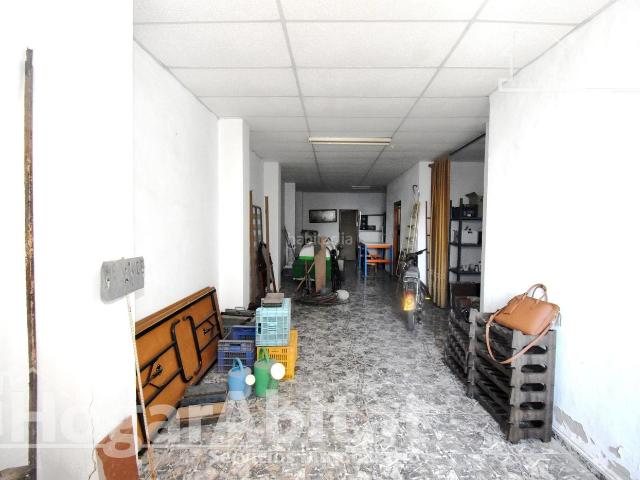 Piso en venta en Villavieja. PERFECTO PARA INVERTIR! BAJO AMPLIO PARA REFORMAR CON PATIO Y TRASTERO. Pisos.