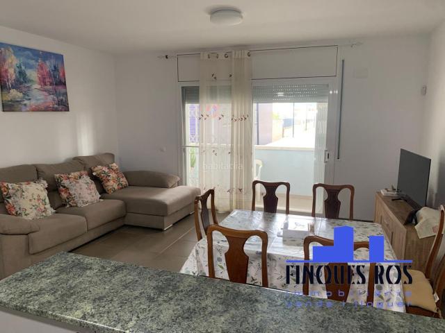 Piso en venta en Vinaròs, Casco Urbano. PISO CON PARKING Y PISCINA COMUNITARIA EN CASCO URBANO. Pisos.