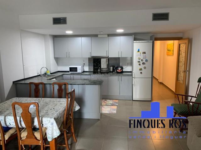 Piso en venta en Vinaròs, Casco Urbano. PISO CON PARKING Y PISCINA COMUNITARIA EN CASCO URBANO. Pisos.