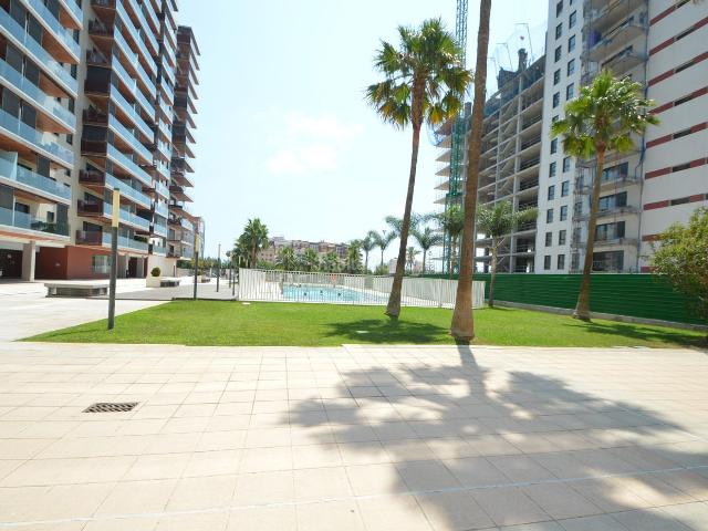 Piso en venta en Vinaròs, Casco Urbano. Piso en venta en Vinaròs con piscina, parking, balcón panorámico y zonas premium. Pisos.