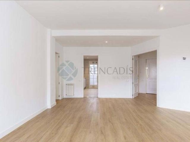 Piso en Venta en Virgen del Cortijo Manoteras