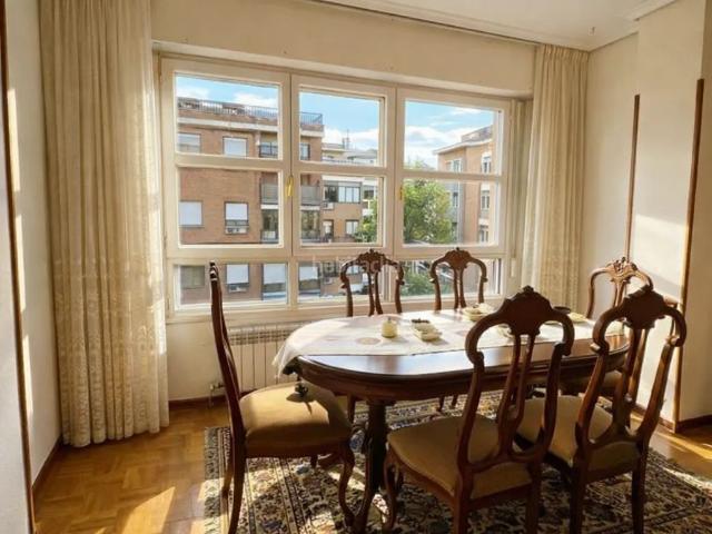 Piso en venta en Vitoria Gasteiz, Adurtza. EXCLUSIVA EN CALLE TXIRULA, ZONA DE UNIVERSIDADES PISO DE 3 HABITACIONES CON GARAJE, TRASTERO Y ASCENSOR A COTA CERO. Pisos Vitoria.