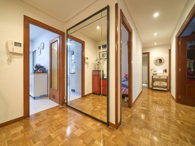 Piso en venta en Vitoria Gasteiz, Arriaga Lakua. Piso amplio con muy buena ubicación en Calle Portal de Foronda. Pisos Vitoria.