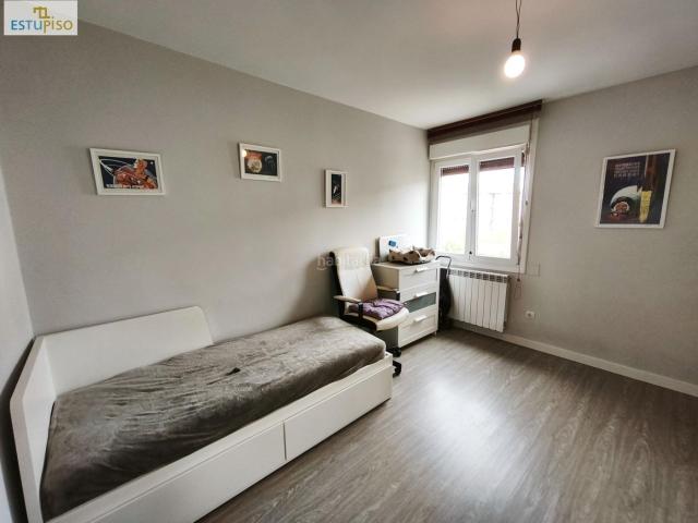 Piso en venta en Vitoria Gasteiz, El Anglo. REFORMADO PISO con materiales de lujoObispo Ballester2 hab.1bañoSalónCocinaTerrazaTendederoAscensor Cota0. Pisos Vitoria.