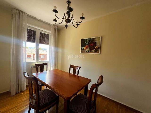 Piso en venta en Vitoria Gasteiz, San Cristóbal. EN EXCLUSIVA Se vende luminoso piso de 3 habitaciones en Paseo de la Zumaquera, junto al tranvía. Pisos Vitoria.