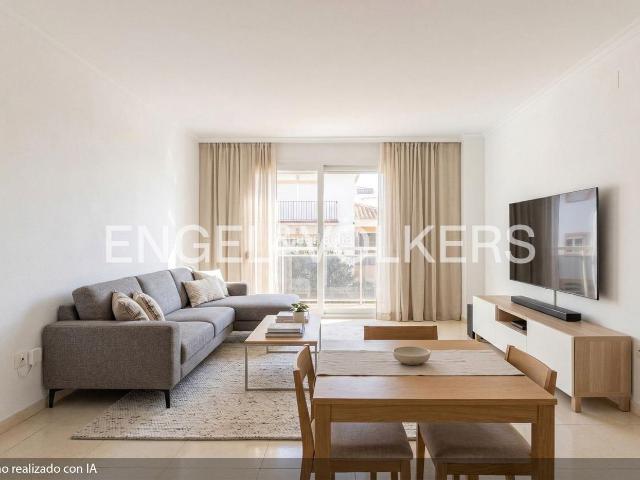 Piso en venta en Xàbia, Centro Ciudad. Rare Opportunity 3Bedroom Apartment with Garage, Storeroom and Balconies. Pisos.