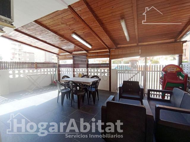 Piso en venta en Xeraco. REFORMADO, ACOGEDOR CON TERRAZA EN PRIMERA LÍNEA DE PLAYA. Pisos.