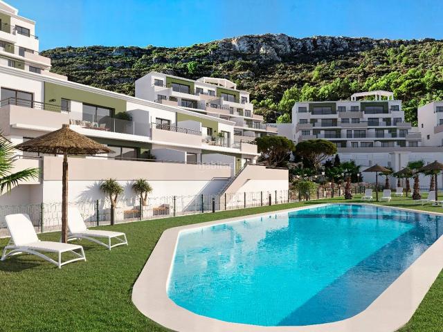 Piso en venta en Xeresa. Apartamento de 3 dormitorios y 2 baños con piscina y jardín en Gandia. Pisos.