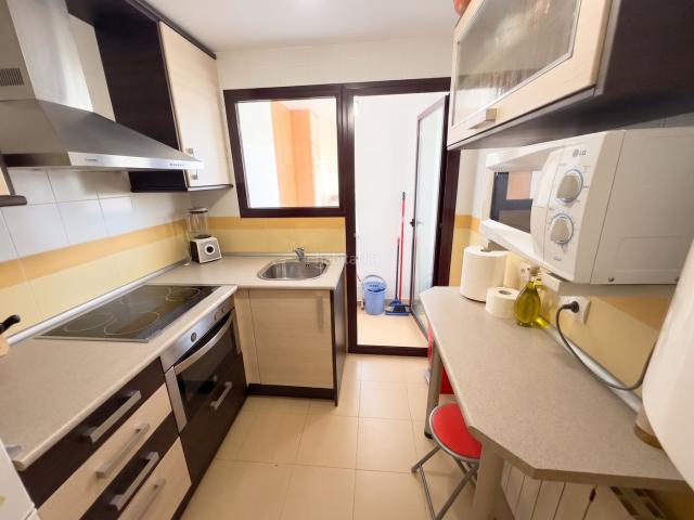 Piso en venta en Yuncler. Atractivo Apartamento de 2 Habitaciones en Yuncler. Pisos.