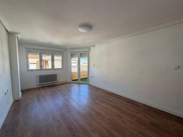 Piso en Venta en Yecla